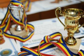 Creierele din Vaslui stralucesc elevii olimpici la Chimie si Fizica se califica la nationale Husi si Barlad in centrul atentiei