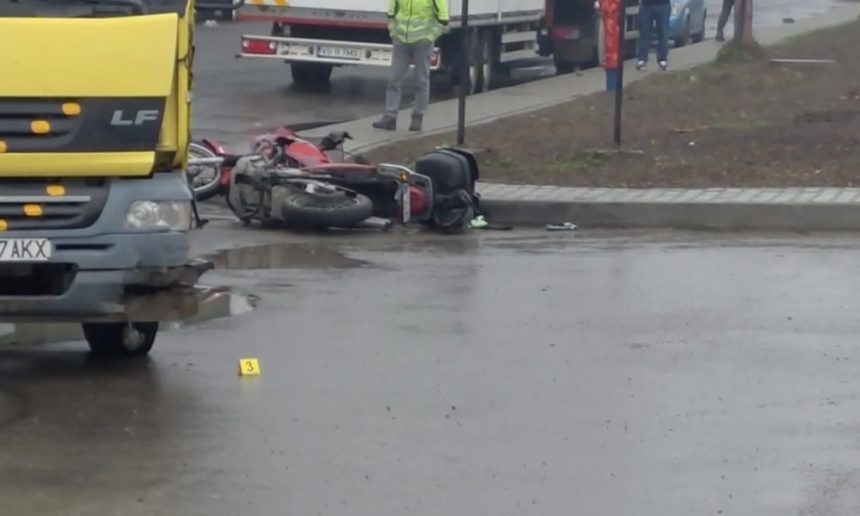 Accident in Vaslui motociclist calcat de asfalt dupa o derapare A scapat fara rani serioase