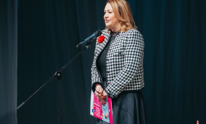 Ana Rinder Educatia reprezinta singura oportunitate reala pentru viitor