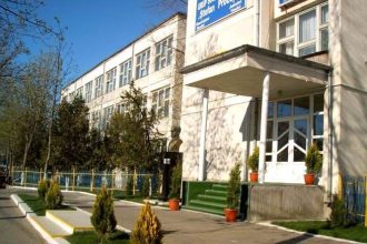 Elevii din Vaslui exceleaza la chimie 28 de calificari la etapa nationala si un premiu I obtinut de un elev de clasa a VIII a
