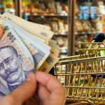 Vasluienii isi strang cureaua cresterea preturilor afecteaza consumul magazinele si restaurantele simt impactul
