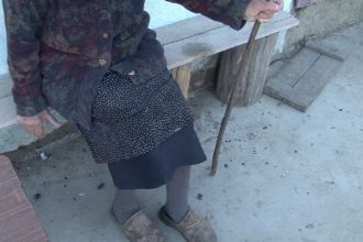 Batrana de 88 de ani descoperita semi deshabata si plina de vnatai Suspectul se odihnea in locuinta ei