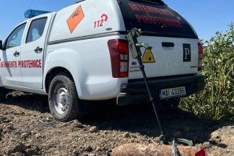 Bomba de aviatie de 70 de kilograme gasita pe un teren agricol in Lunca Veche