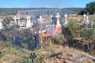 Cimitirele din judeul Vaslui cuprinse de flcri Cinci incendii de vegetatie in doar doua zile