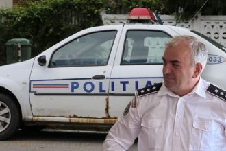 Polististii din Vaslui trimisi la urgenta cu masini defecte Un agent dezvaluie autospeciala implicata in accidentul de la Barlad ar fi circulat cu franele stricate si fara sirena IPJ Vaslui nu ofera raspunsuri