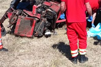 tragedie pe camp la tabalaieti un barbat in varsta de 56 de ani a decedat in timp ce transporta baloti cu tractorul