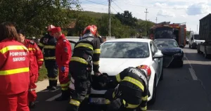 Accident cu trei mașini pe DN 24, la Muntenii de Jos. Opt persoane implicate, două rănite