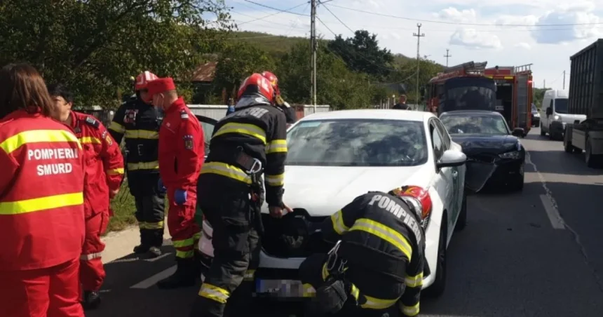 Accident cu trei mașini pe DN 24, la Muntenii de Jos. Opt persoane implicate, două rănite