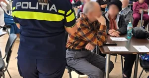 Polițiștii vasluieni învață vârstnicii să evite escrocii. Atenție la telefoane și colete