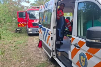 Trei inconștienți într-un beci, intoxicați cu CO2 de la vin. Un bărbat resuscitat