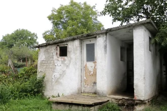 13 școli din Vaslui au toalete improprii și în 2026. Guvernul finanțează modernizarea lor