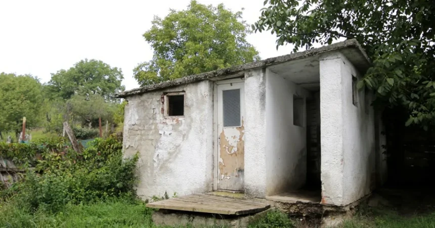 13 școli din Vaslui au toalete improprii și în 2026. Guvernul finanțează modernizarea lor